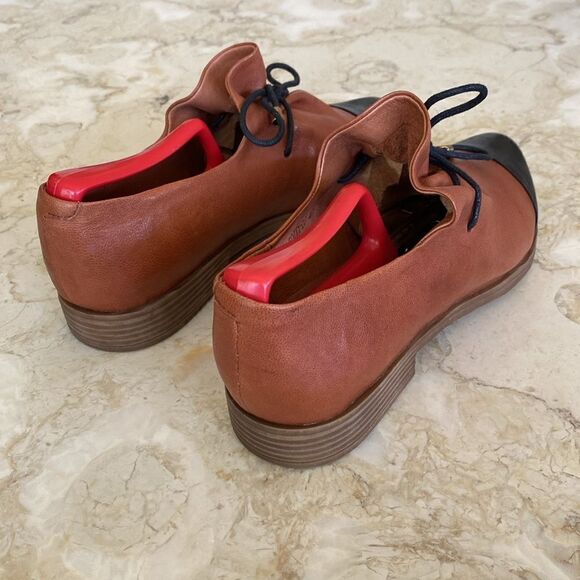 Django & Juliette Kotty Slip On Leather Shoes - Picture 7 of 15